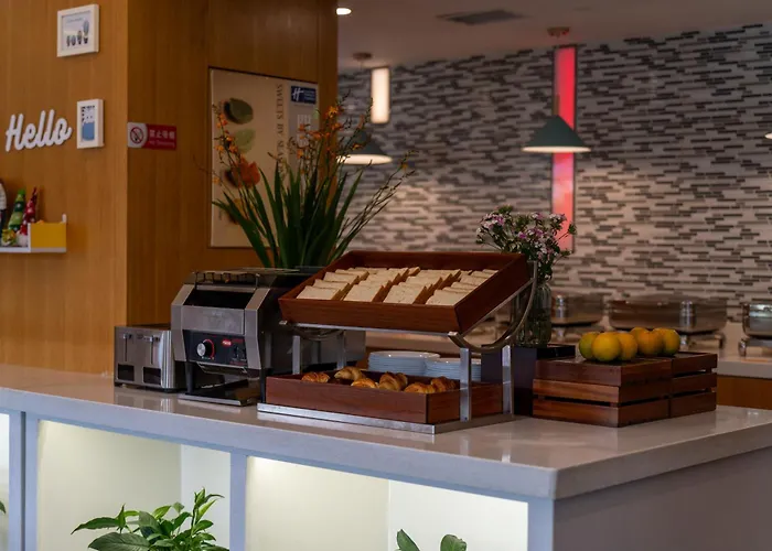 Holiday Inn Express Chengdu Airport Zone Free Shuttle From Shuangliu International Airport To Hotel ,Welcome Drink