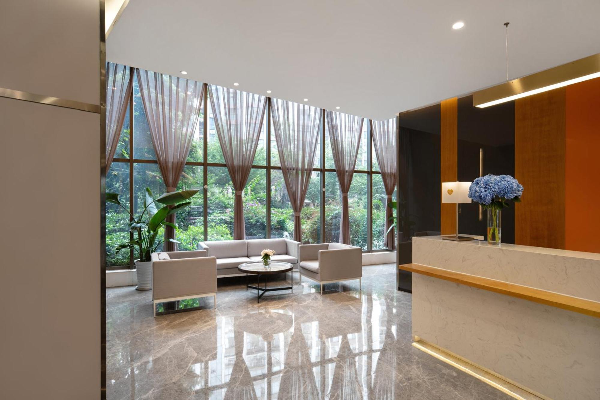 Hotel Express Airport Zone Free Shuttle From Shuangliu International Airport To ,welcome Drink Chengdu