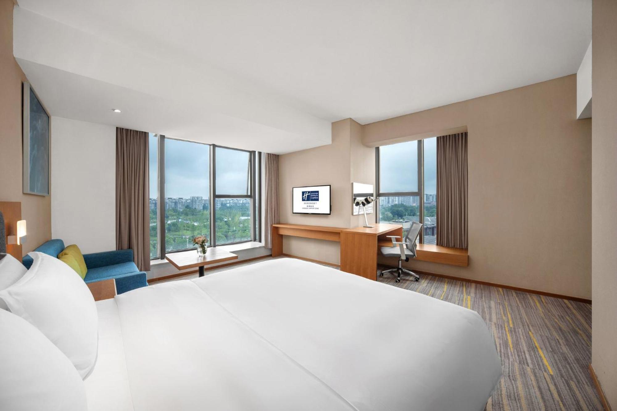 Express Airport Zone Free Shuttle From Shuangliu International Airport To ,welcome Drink ホテル 4*
